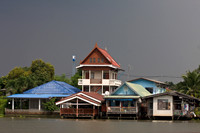 River homes